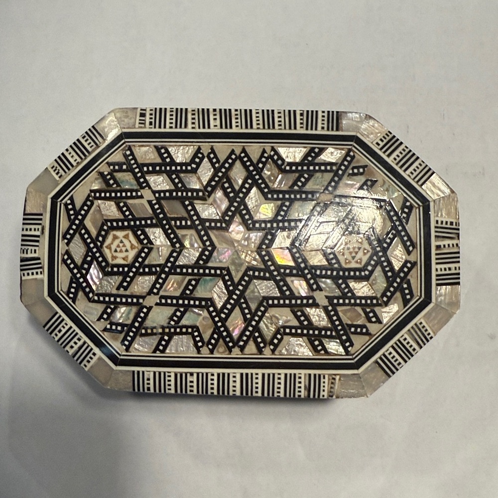 Intricate Geometric Inlay Box - Picture 2 of 8